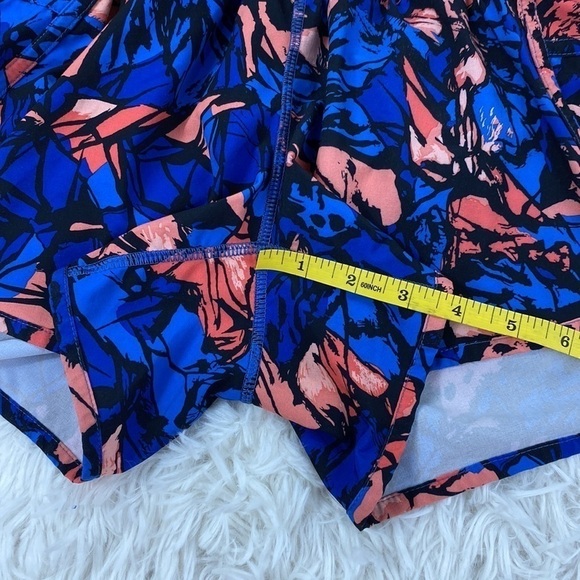 Lululemon Tracker Short IV (4-way Stretch) Paint Storm Harbor Blue Multi / Black - Picture 2 of 6